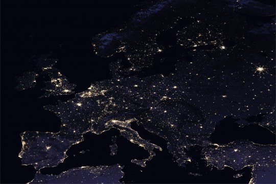 Europa bei Nacht | © Joshua Stevens/NASA