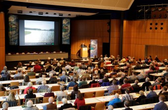 Dr. Norbert Schäffer hält Rede auf der Delegiertenversammlung 2016 | © Ralph Sturm