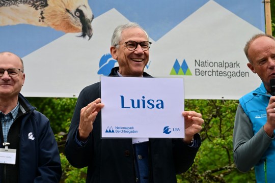 Amtschef Dr. Christian Barth stellt Luisa vor | © Hansruedi Weyrich