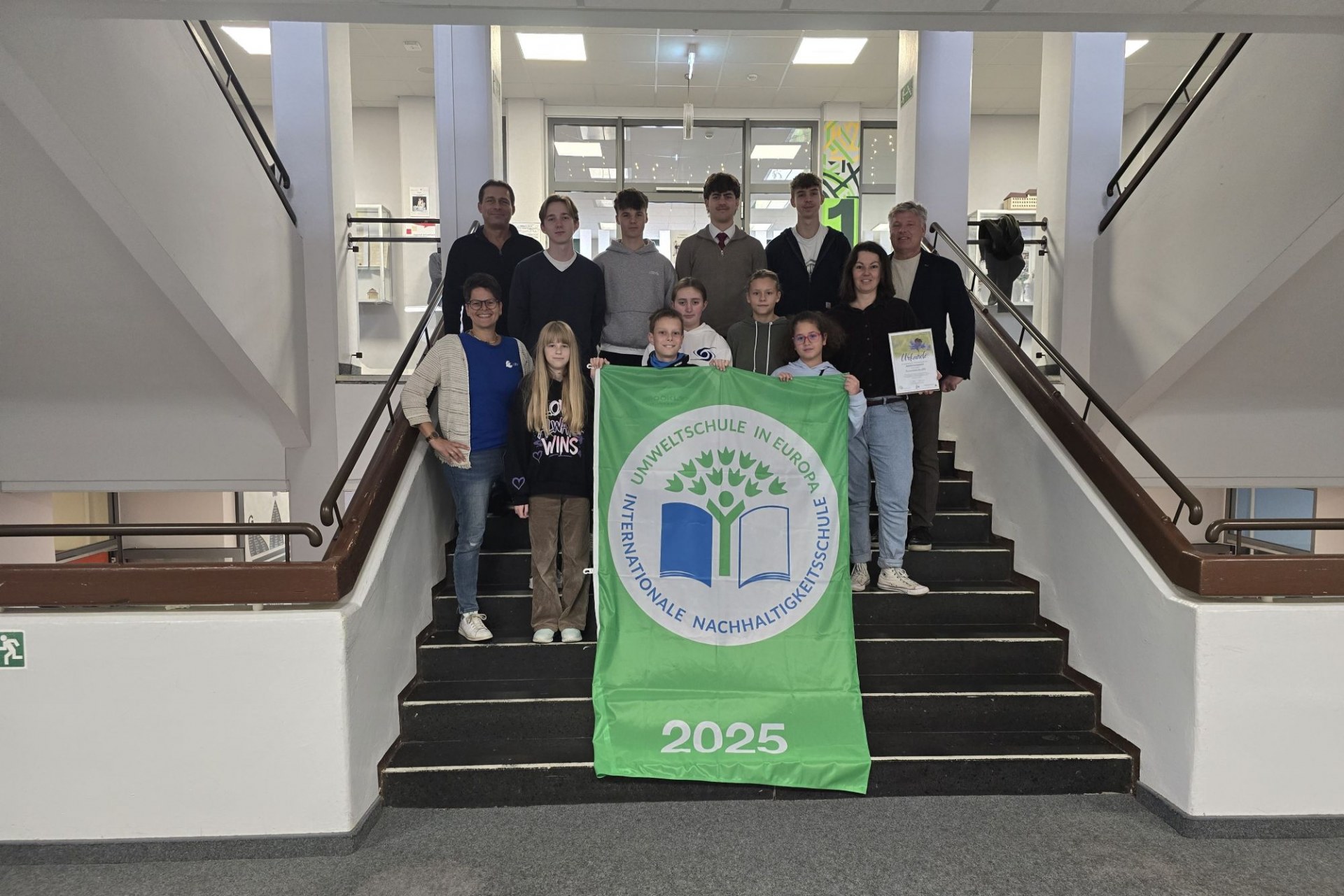 Gregor Mendel Gymnasium für 20 Jahre Umweltschule ausgezeichnet | © LBV