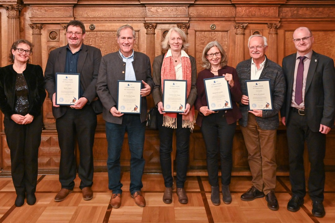LBV-Engagementpreis v.l.n.r.: Anke Brüchert, Martin Zellner, Dr. Henning Fromm, Cordula Kelle-Dingel, Margarete Loscher, Werner Bronnhuber, Dr. Norbert Schäffer | © Tobias Tschapka