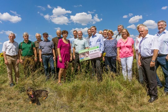 Gruppenfoto zur Projekteröffnung mit Marcel Huber | © Christine Neubauer (Ökologische Bildungsstätte Oberfranken)