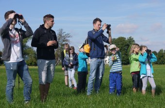 Bundesfreiwillige mit Kindergruppe | © S. Peuser