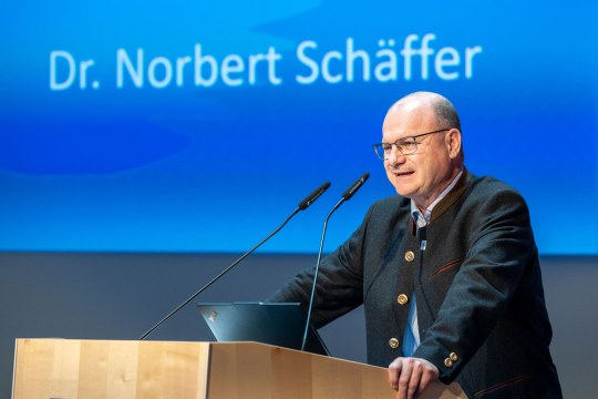 Nobert Schäffer bei seinem Rechenschaftsbericht auf der LBV-Delegiertenversammlung 2024  | © Tobias Tschapka