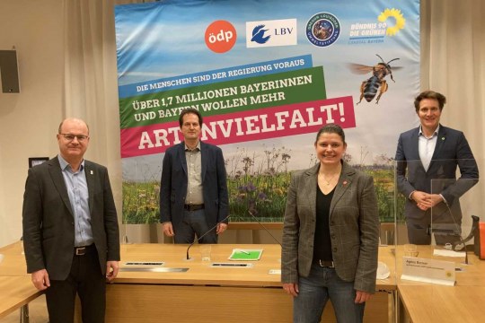 Trägerkreis des Volksbegehrens Artenvielfalt: v.l.n.r.: Dr. Norbert Schäffer, Claus Obermeier, Agnes Becker, Ludwig Hartmann