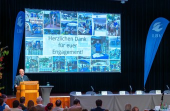 LBV-Vorsitzender Dr. Nobert Schäffer dankt den Ehrenamtlichen für ihr Engagement | © Tobias Tschapka