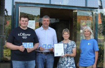 Gebäude der Bayerischen Verwaltungsstelle des Biosphärenreservats Rhön und der Dachmarke Rhön in Oberelsbach ausgezeichnet | © Anja Daume