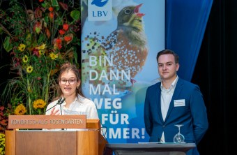 Theresa König und Luca Ernemann von der NAJU des LBV | © Tobias Tschapka