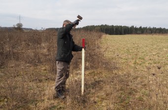 Markierung von Maßnahmen im Gelände April 2021 | © Franziska Wenger