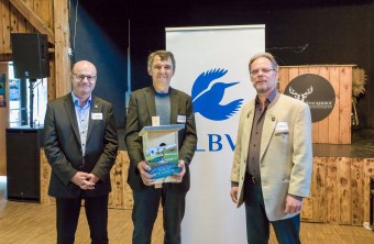 Auszeichnung Kiebitzschutz: Dr. Norbert Schäffer, Norbert Buortesch, Matthias Luy | © Nicole Friedrich