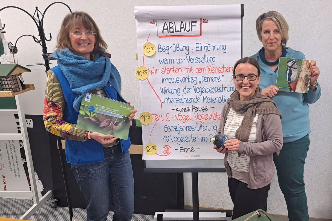 Kathrin Lichtenauer (LBV), Katrin Lörch-Merkle - Fachstelle für Demenz und Pflege Schwaben (FDuP) und Lisa Schuster vom Wohnzimmer im Schwabencenter Augsburg | © FDuP