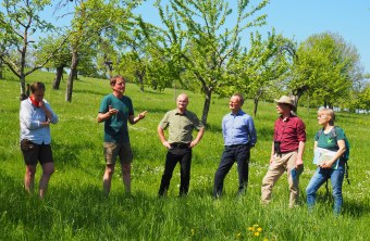 LBV-Vorsitzender Norbert Schäffer und Naturland Präsident Hubert Heigl (in der Mitte) | © Franziska Wenger
