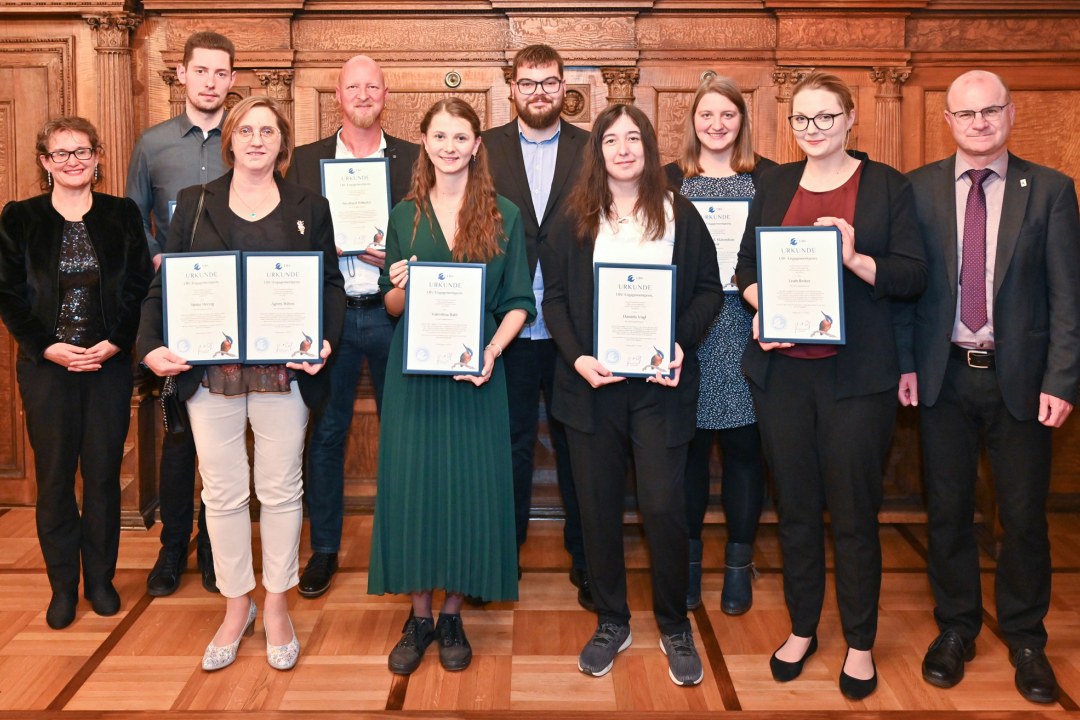 v.l.n.r. Anke Brüchert, Bastian Forkel, Heike Herzig, Bernhard Pellkofer, Valentina Babl, Max Tank, Daniela Vogl, Franziska Tank, Leah Reiter, Dr. Norbert Schäffer | © Tobias Tschapka