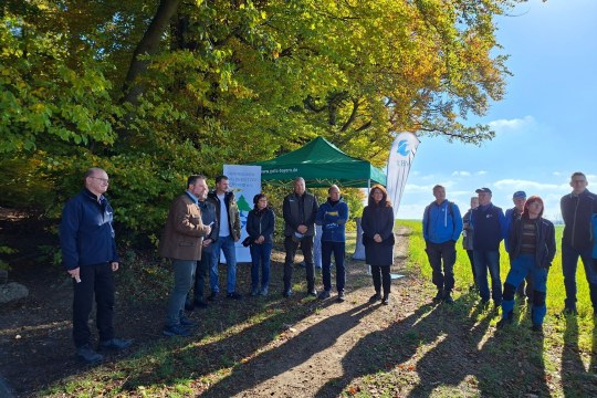 Vertreter des LBV und des Bayerischen Waldbesitzerverbands trafen sich vor Ort mit Michaela Kaniber und Thorsten Glauber im Landkreis Ebersberg. | © Franziska Wenger