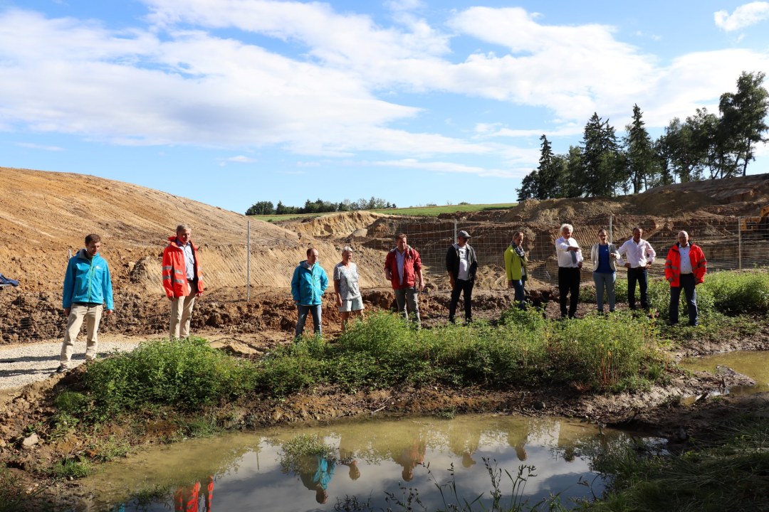 Natur auf Zeit_Gruppenfoto_Kooperationsvertrag Clariant | © LBV