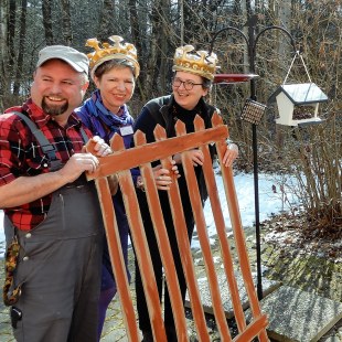 Drei Mitarbeiter des AWO-Pflegeheims Wendelstein haben sich als Zaunkönige verkleidet | © AWO-Pflegeheim Wendelstein