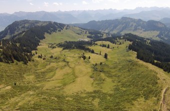 Gipfel des Riedberger Horns Richtung Grasgehren | © Henning Werth