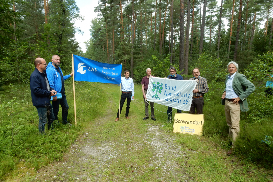 gemeinsamer Ortstermin von BN und LBV gegen Gewerbegebiet im Teublitzer Wald | © LBV