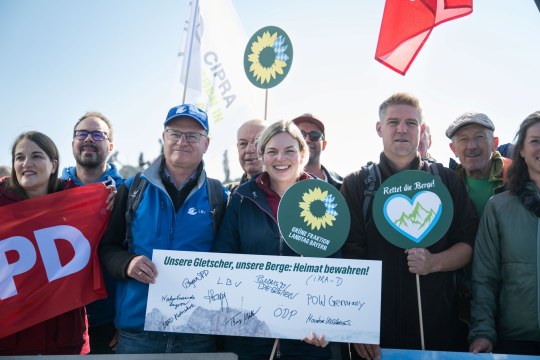 Gletscher-Gipfel Gruppenfoto | © Lukas Barth-Tuttas