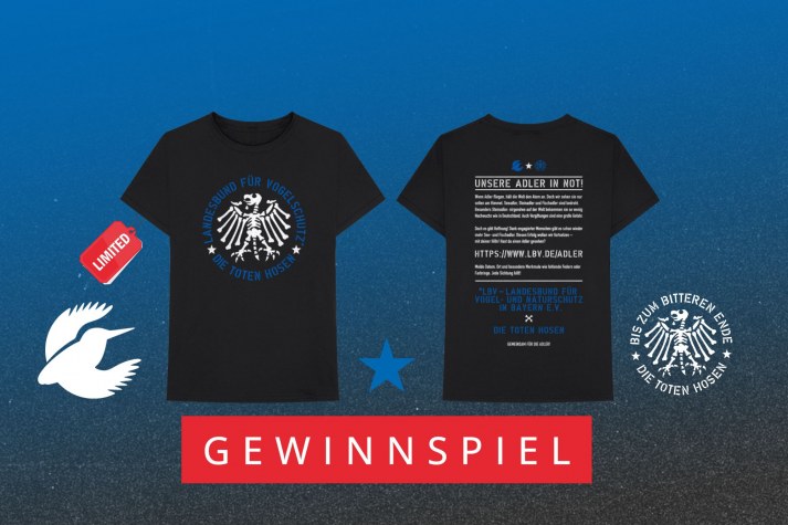 Zwei schwarze T-Shirts mit LBV-Design und Adler-Motiv werden als Gewinnspielpreise auf einem blauen Hintergrund präsentiert.