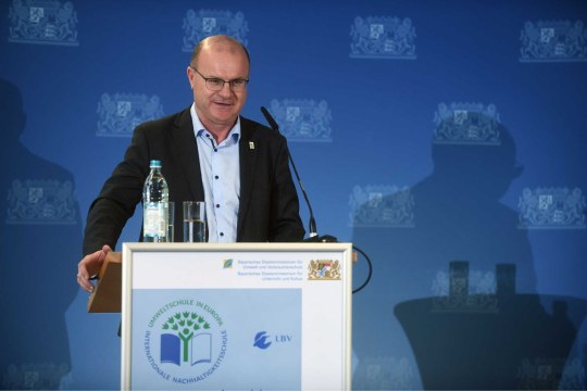 Rede von Dr. Norbert Schäffer bei der Auszeichnung | © STMUV