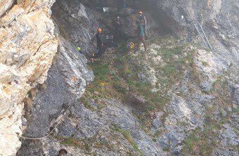 Vorbereitungen Auswilderungsnische  |© Toni Wegscheider, LBV