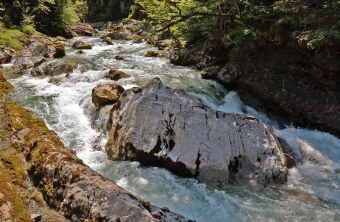 Die Ostrach mit der einmaligen Klamm Eisenbreche | © Henning Werth