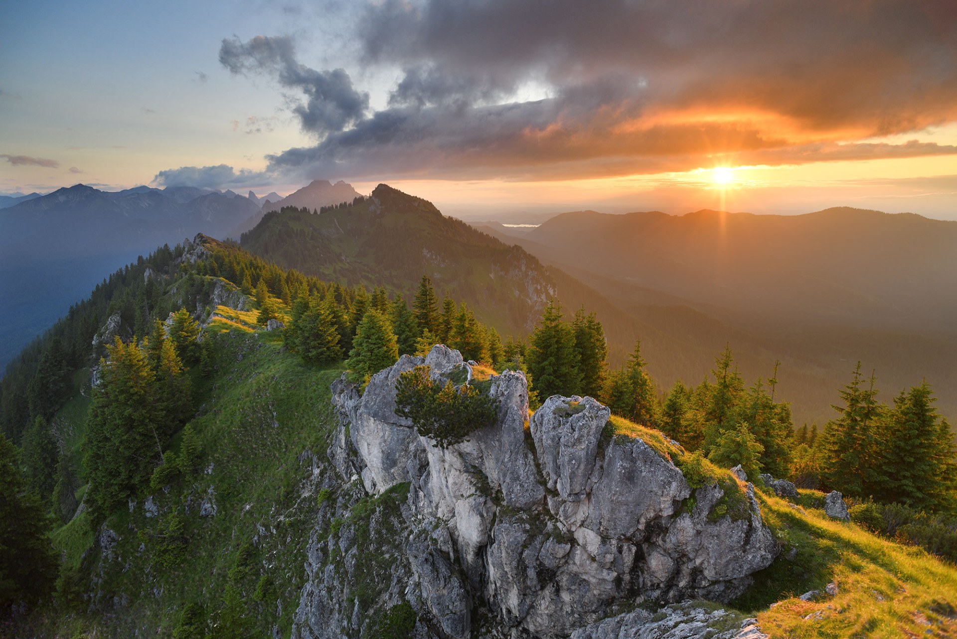 Sonnenuntergang im Ammergebirge | © Dr. Olaf Broders