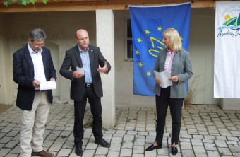 Ulrike Scharf besucht Fledermaushaus |  © Christoph Bauer