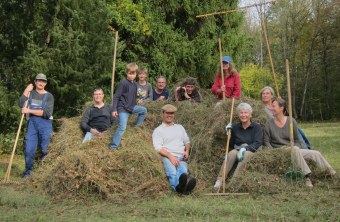 Ehrenamtliche bei der Wiesenmahd | © Rudolf Wittmann