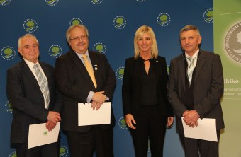 Würzburger Wiesenweihenschützer erhalten Umweltmedaille |  Ⓒ stmuv