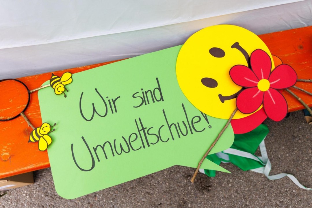 Schild Umweltschule | © STMUV