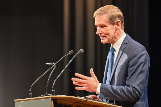 Regierungspräsident von Niederbayern Rainer Haselbeck bei der LBV-Delegiertenversammlung 2023 in Straubing | © Tobias Tschapka