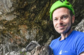 Toni Wegscheider in der Nische mit Bavaria | © Hansruedi Weyrich
