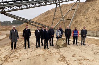 Ortstermin mit Vertreter*innen aus Naturschutz, Industrie und Politik | © BIV/LBV