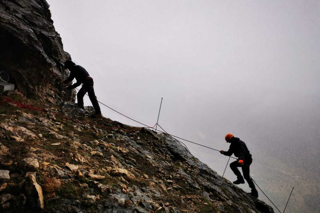 Schwierige Bedingungen am ersten Tag des Materialtransports |© Jochen Grab