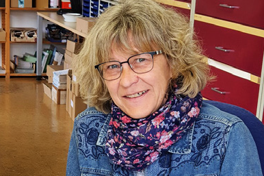 Renate Mrzena in ihrem Büro in der LBV-Landesgeschäftsstelle | © LBV